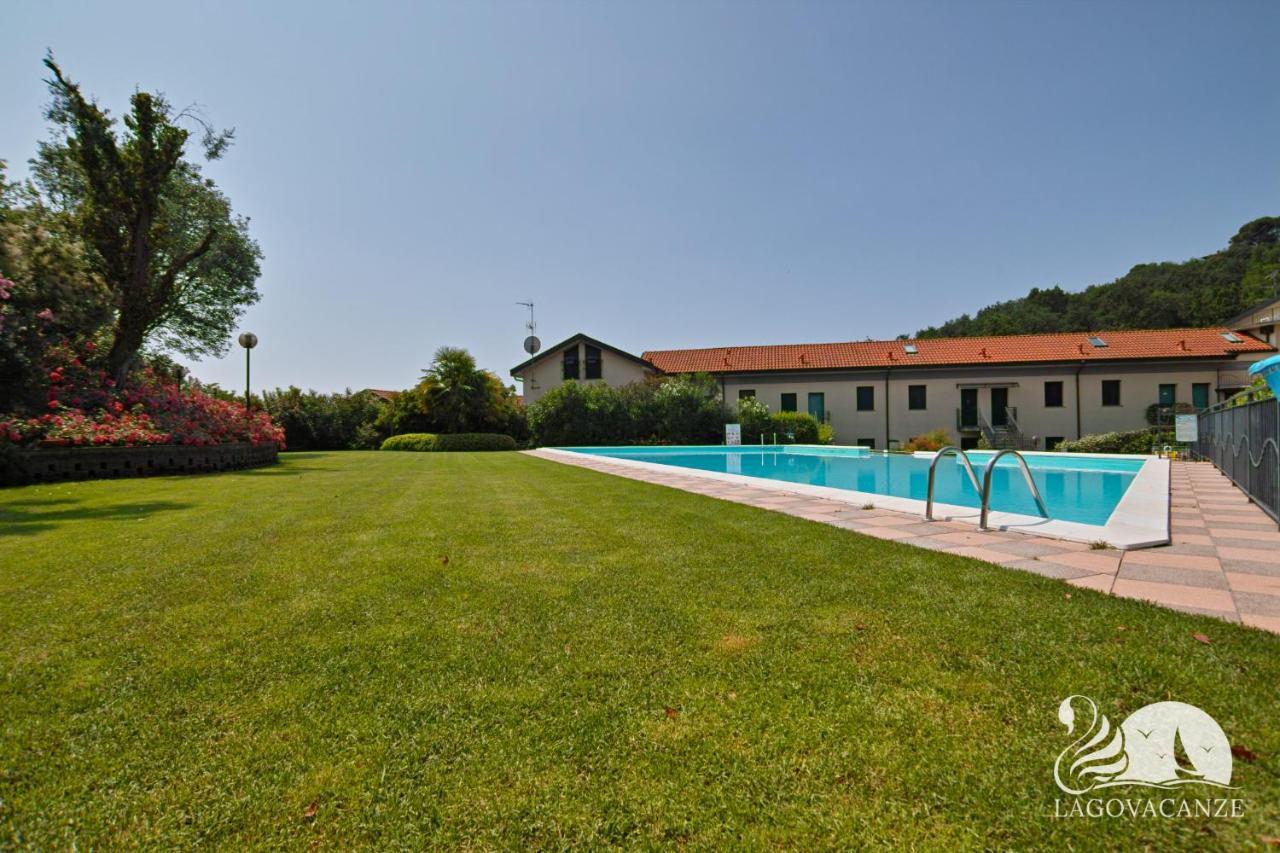 Residence Atollo Манерба дел Гарда Екстериор снимка